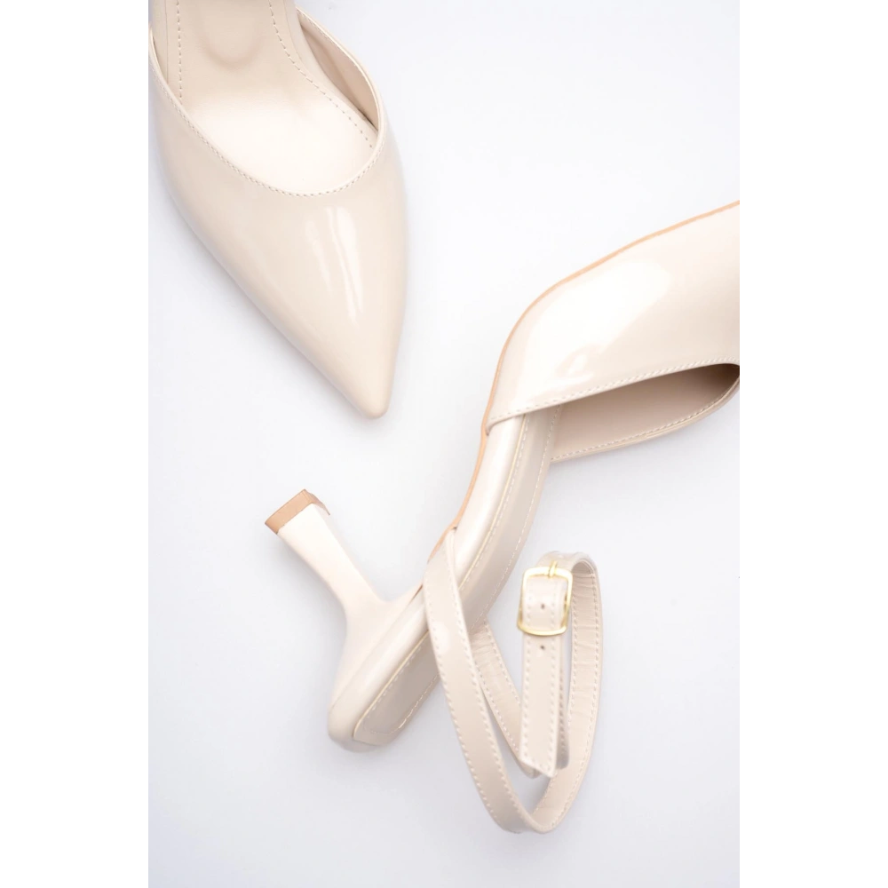 Kadın Bej Rugan Topuklu Ayakkabı TR03MS02C