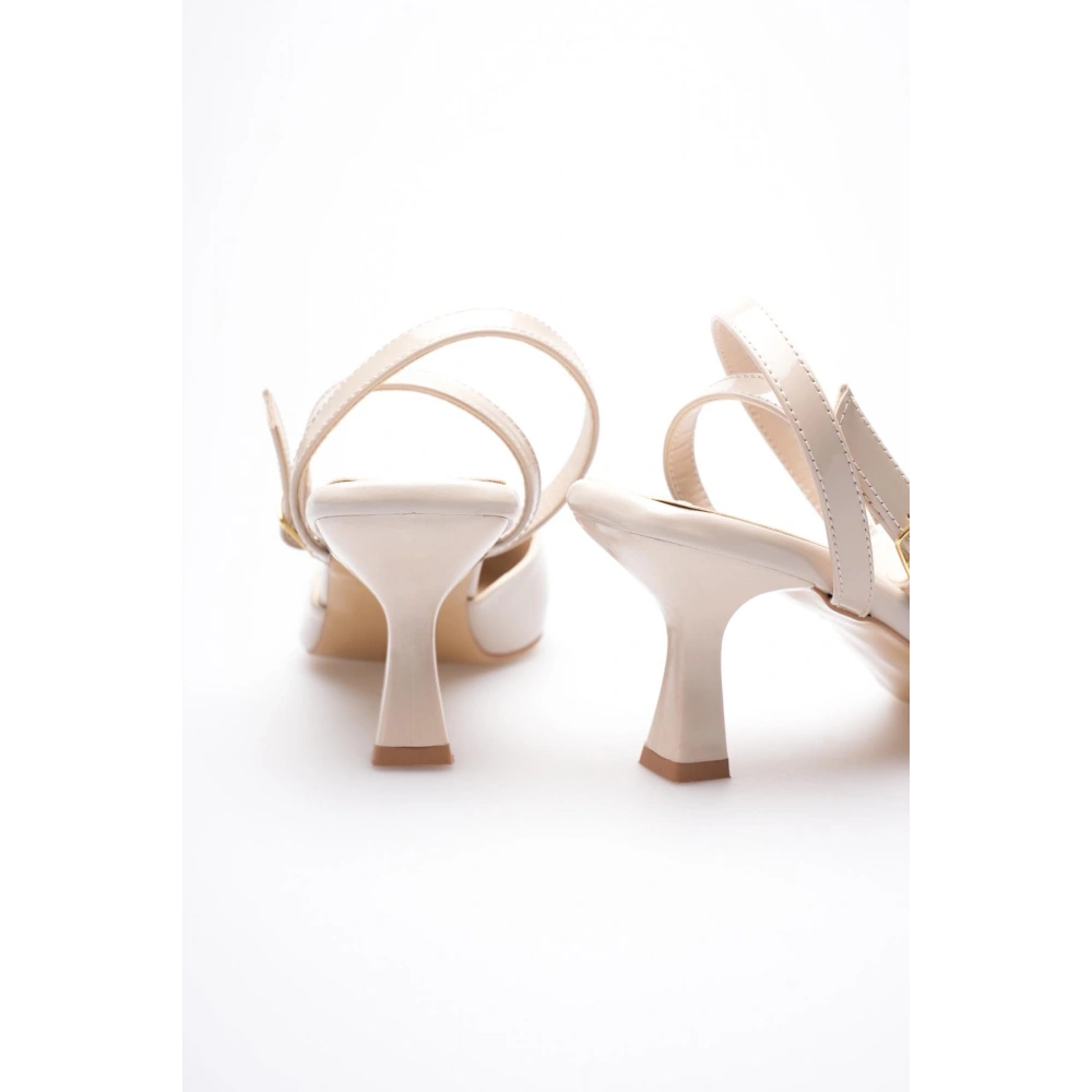 Kadın Bej Rugan Topuklu Ayakkabı TR03MS02C