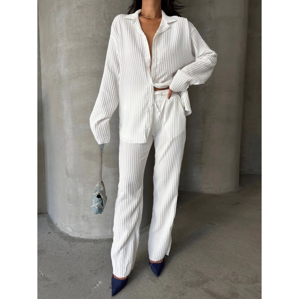 Kadın Beyaz Düğmeli Takım