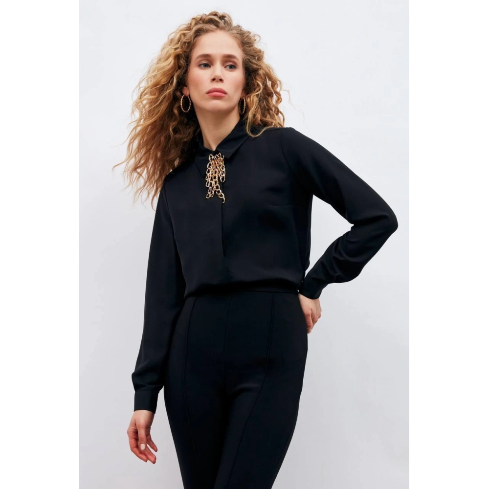 Kadın Siyah Zincir Detaylı Gömlek