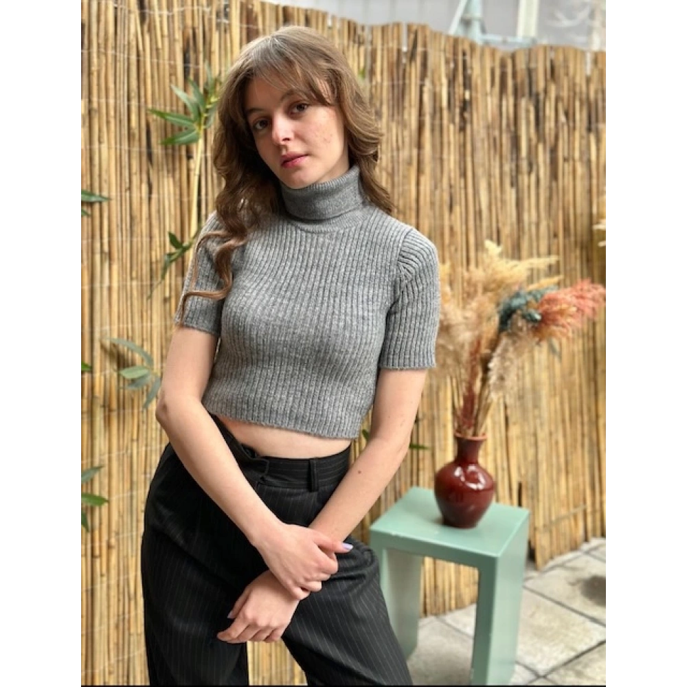 Kadın Gri Crop Boğazlı Kazak