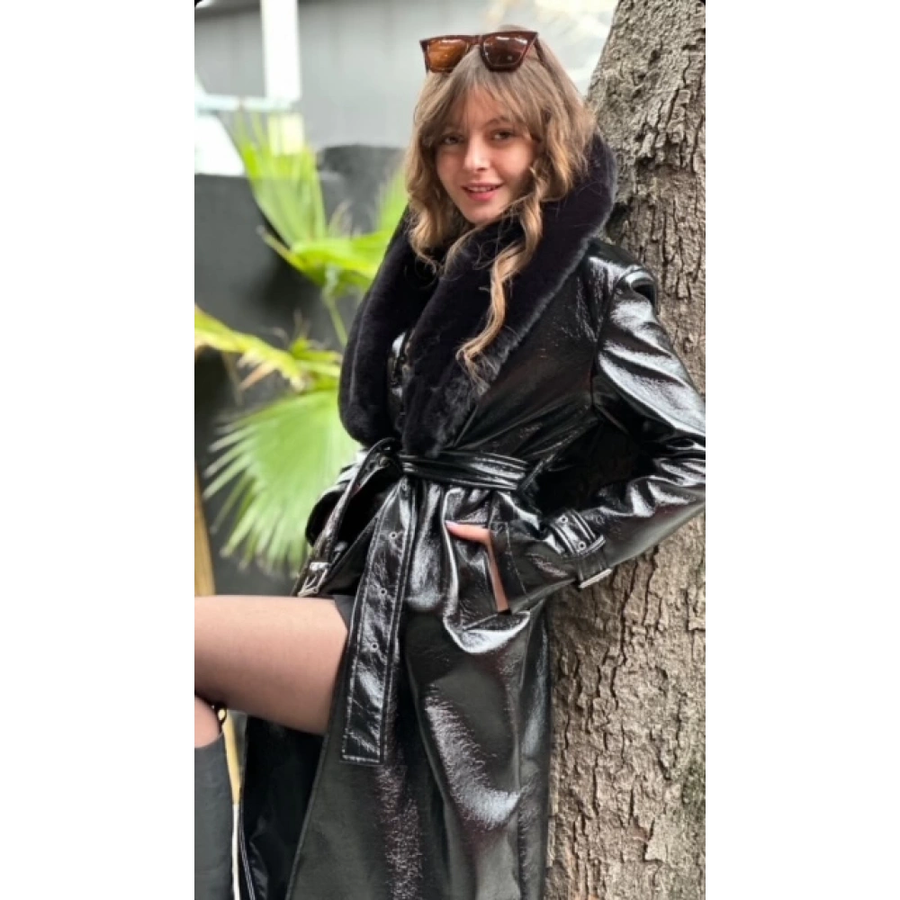 Kadın Parlak Siyah Deri Kürklü Kaban