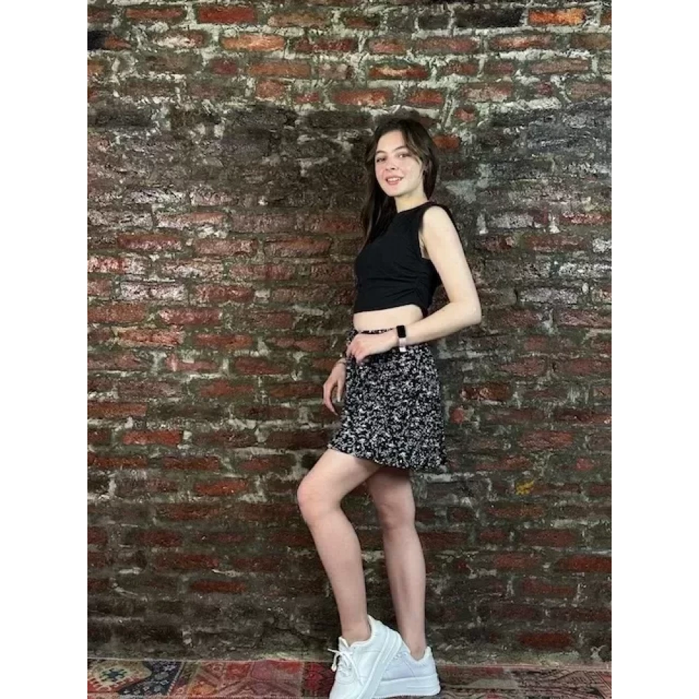 Kadın Siyah Beyaz Desenli Şort Etek