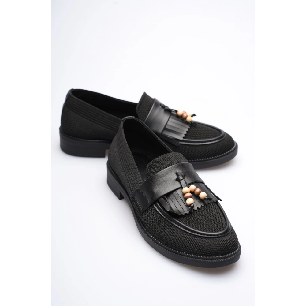 Kadın Siyah Boncuk Püsküllü Günlük Kısa Topuklu Ayakkabı TR30MS01A