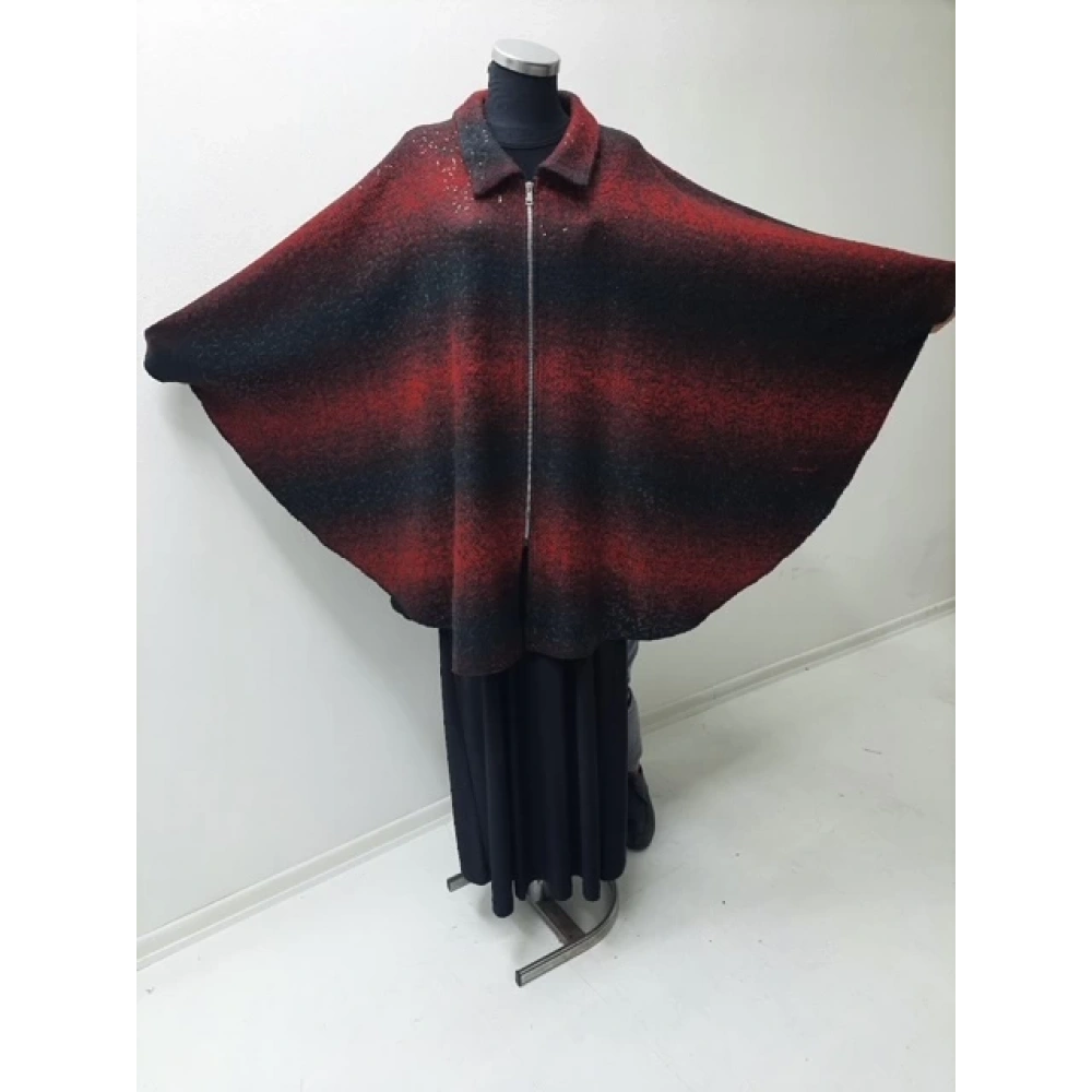 Kadın Siyah-Kırmızı Kışlık Panço