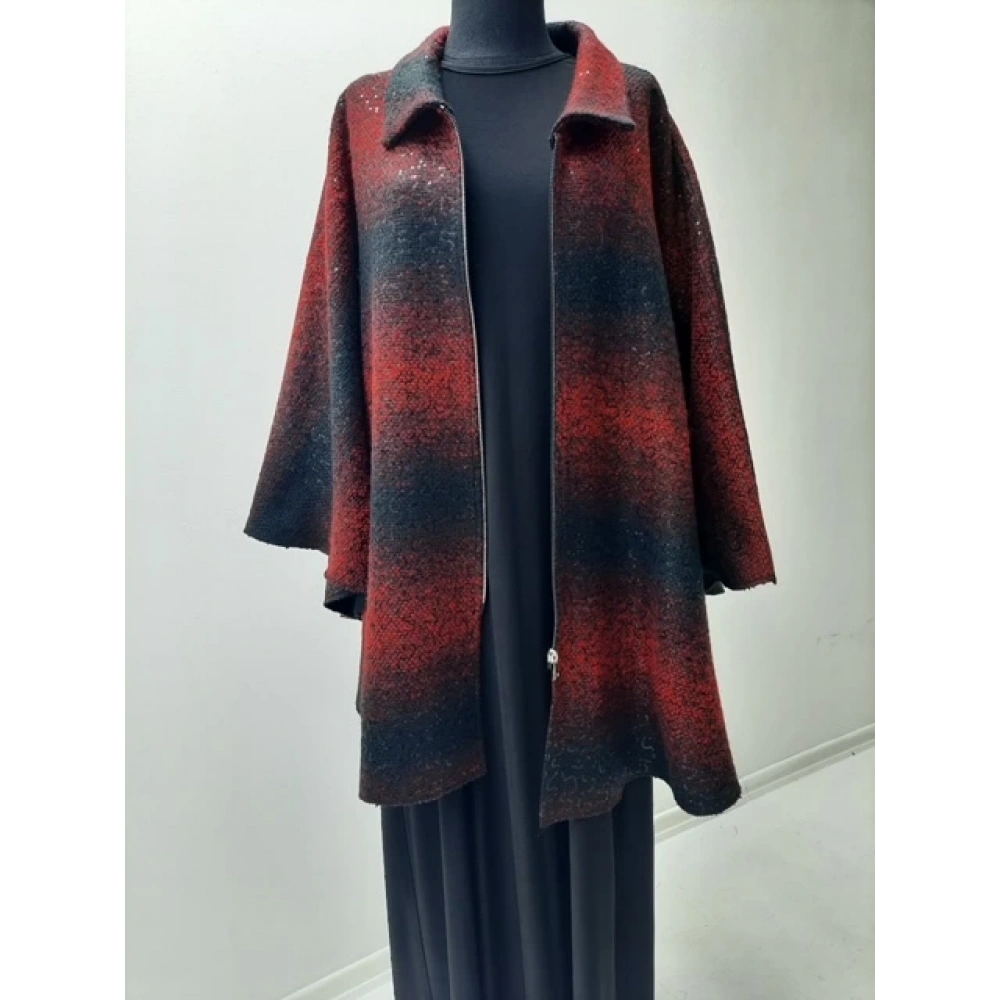 Kadın Siyah-Kırmızı Kışlık Panço