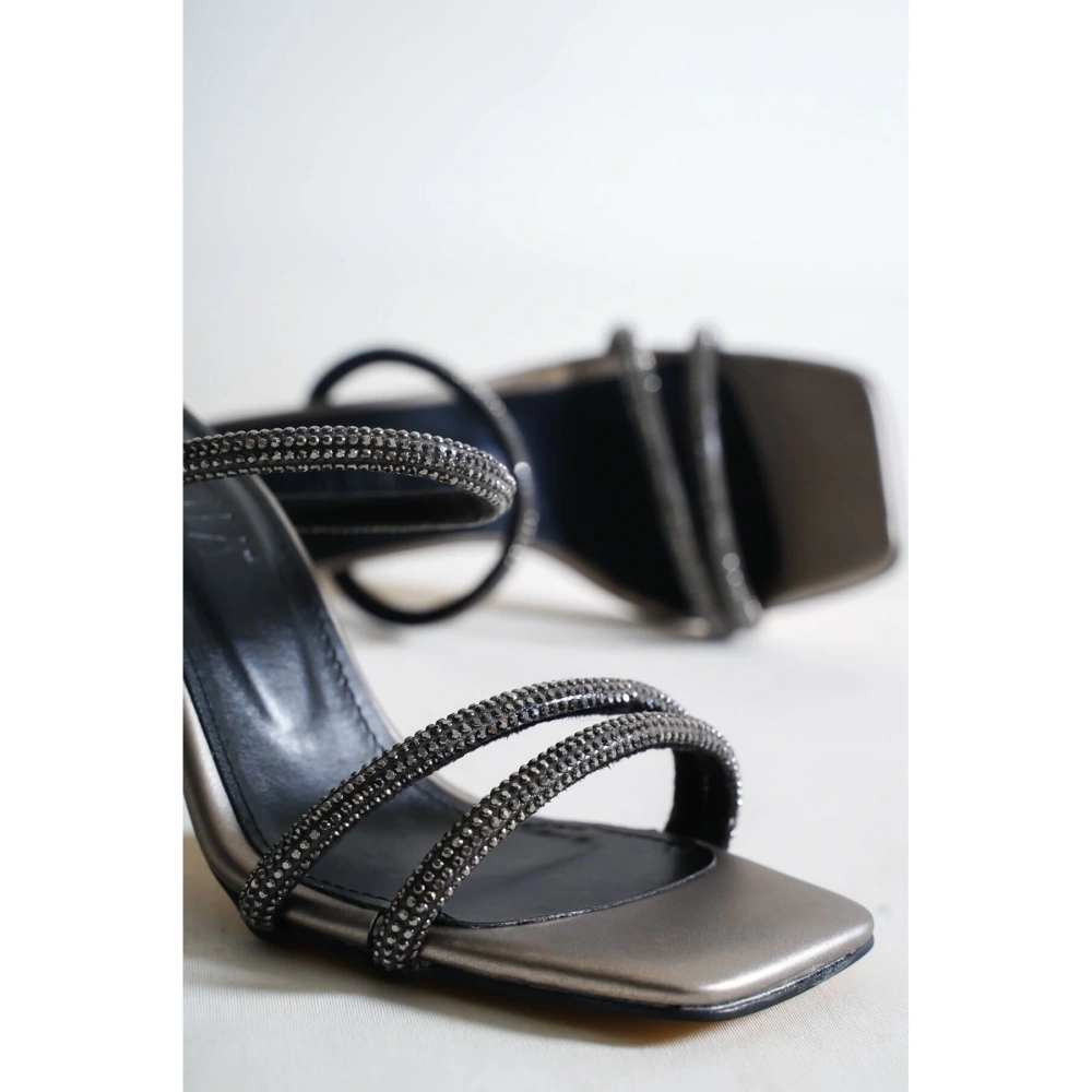 Kadın Yeni Sezon Siyah Taşlı Topuklu Terlik