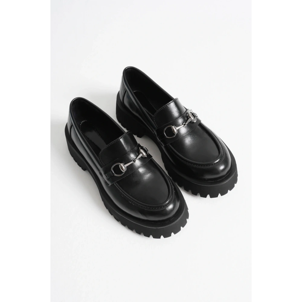 Lara Toka Detaylı Siyah Günlük Loafer Ayakkabı