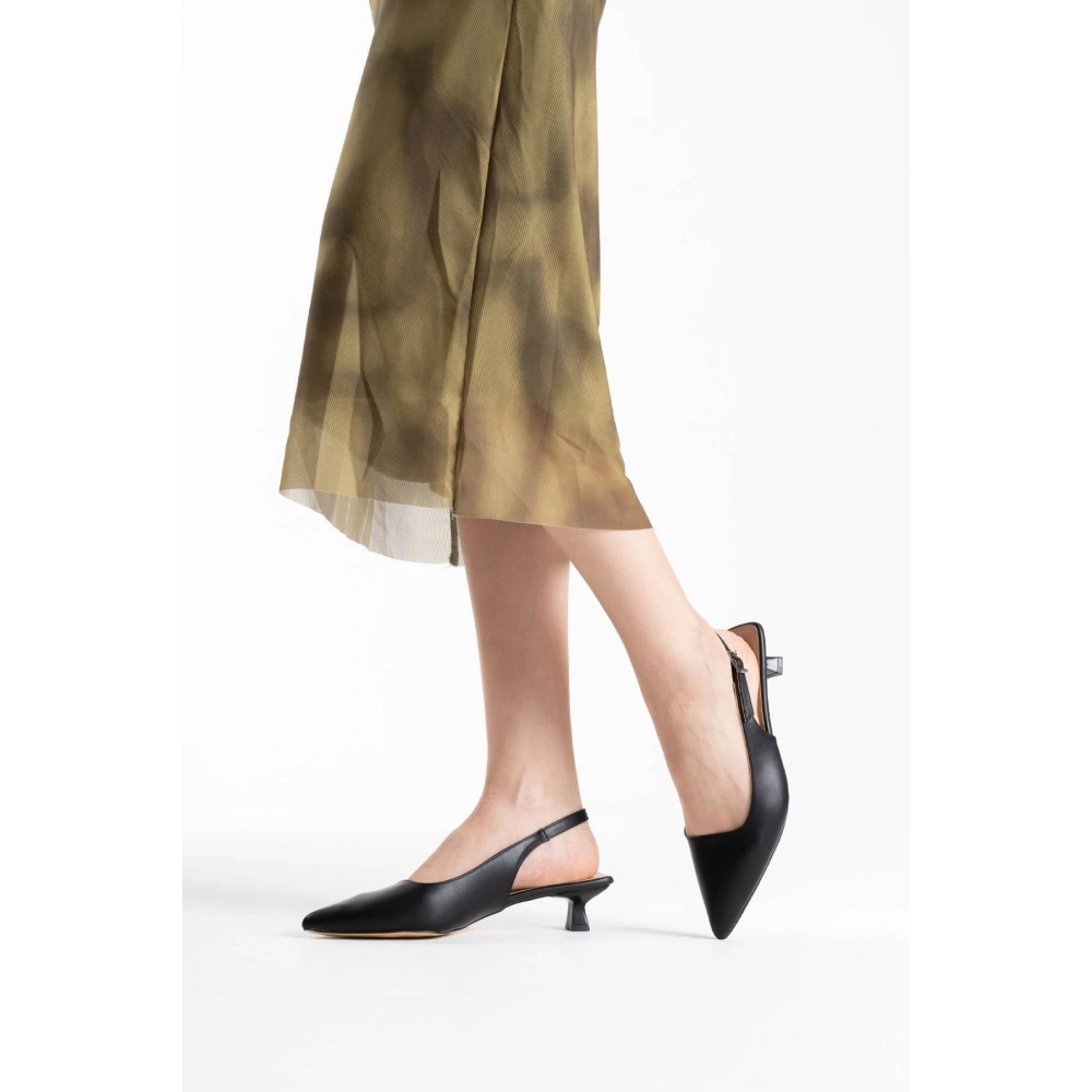 Siyah Cilt Kadın Ayakkabı TR16MS03A