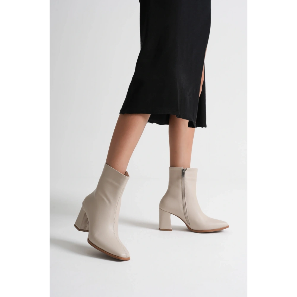Muso Kadın Bej Topuklu Bot