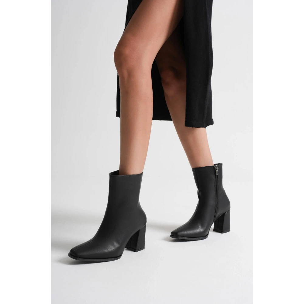 Muso Kadın Siyah Topuklu Bot