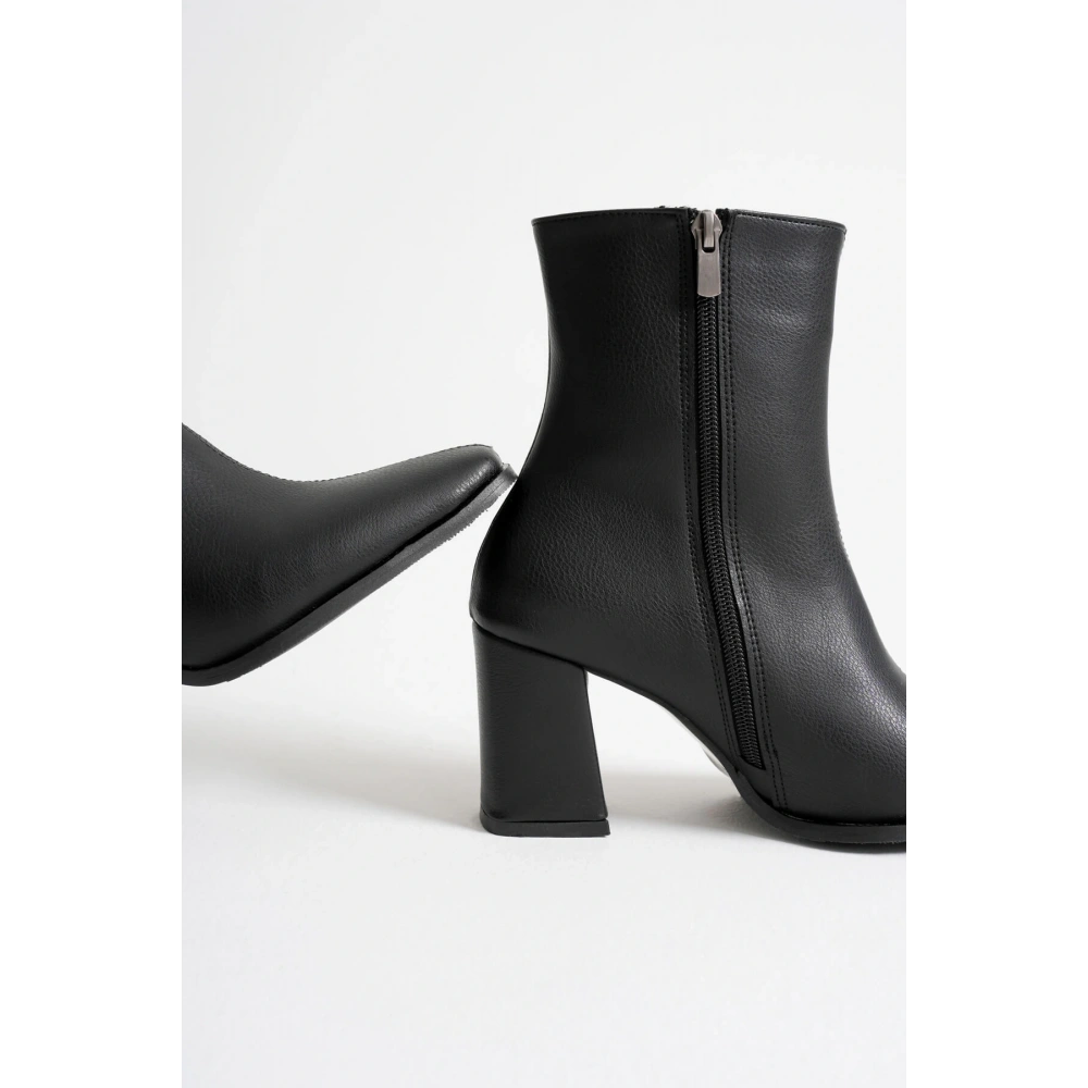 Muso Kadın Siyah Topuklu Bot