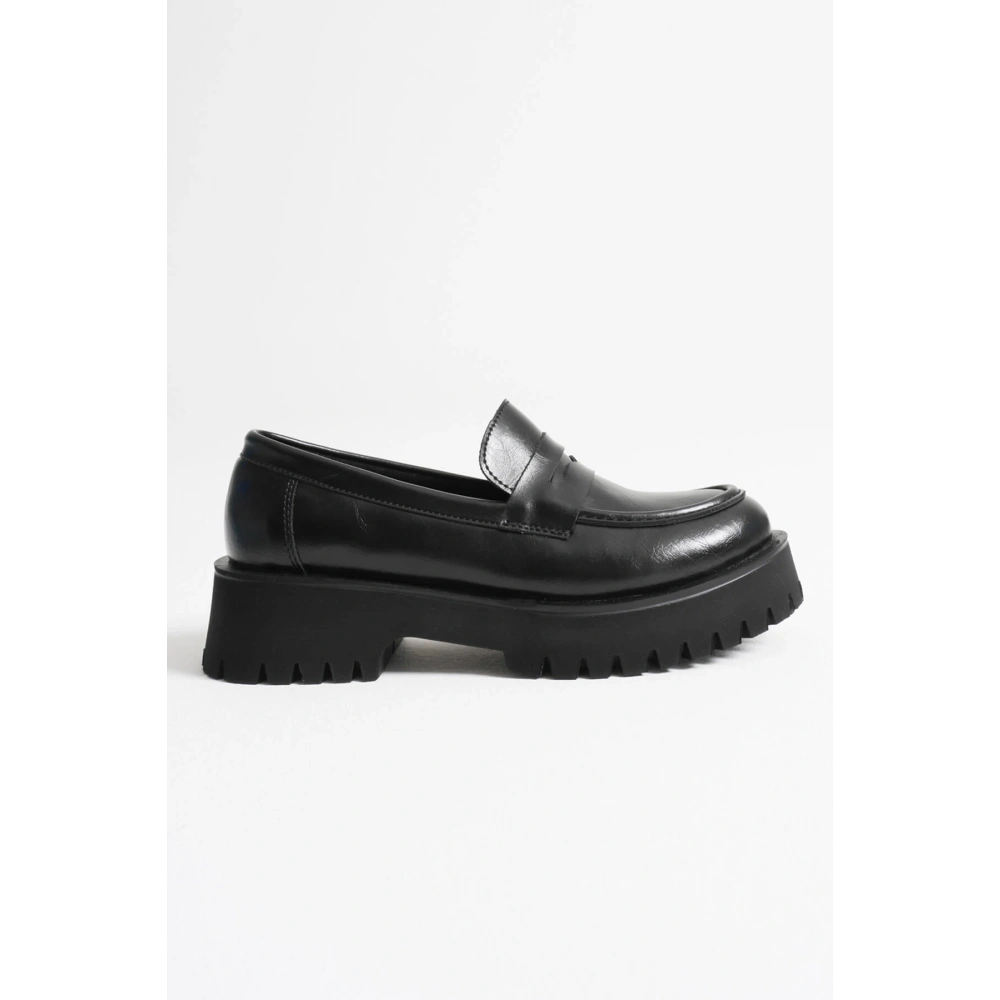 Kadın Günlük Siyah Loafer Ayakkabı TR10MS02A