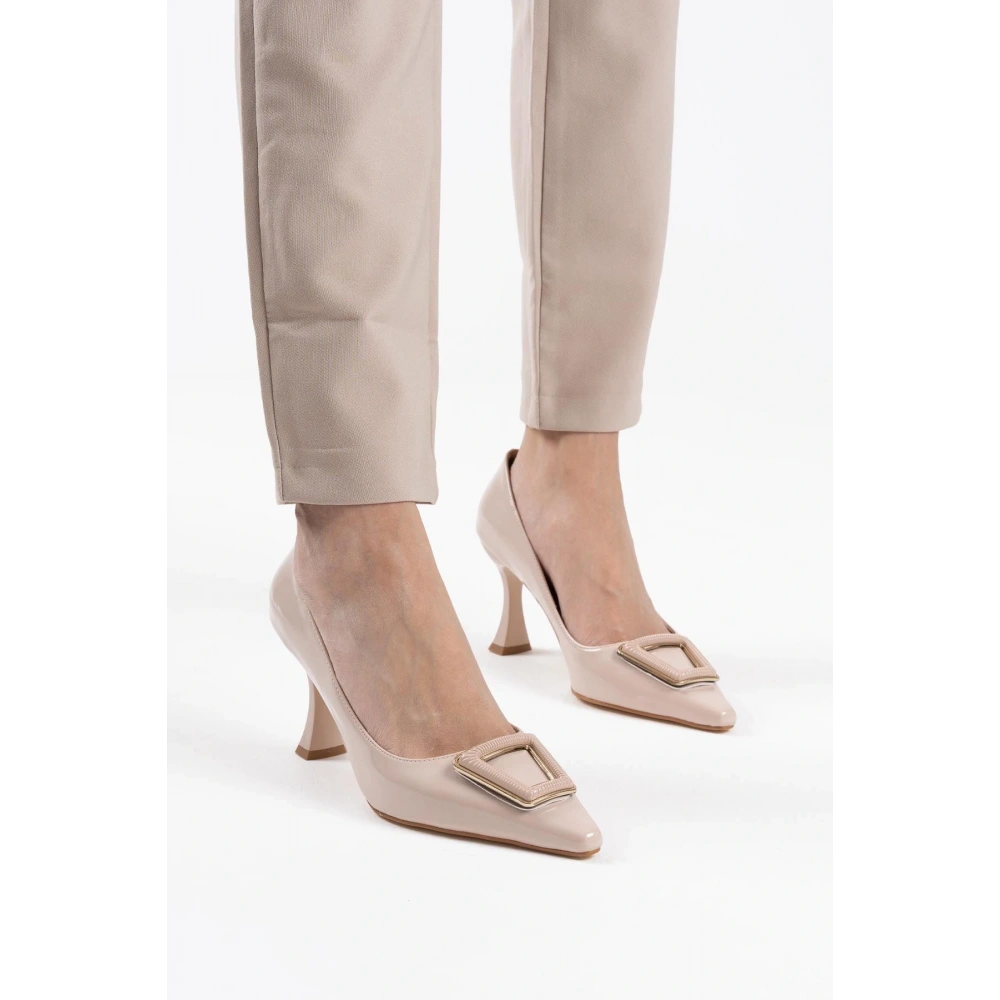 Kadın Bej Rugan Ayakkabı TR08MS09B