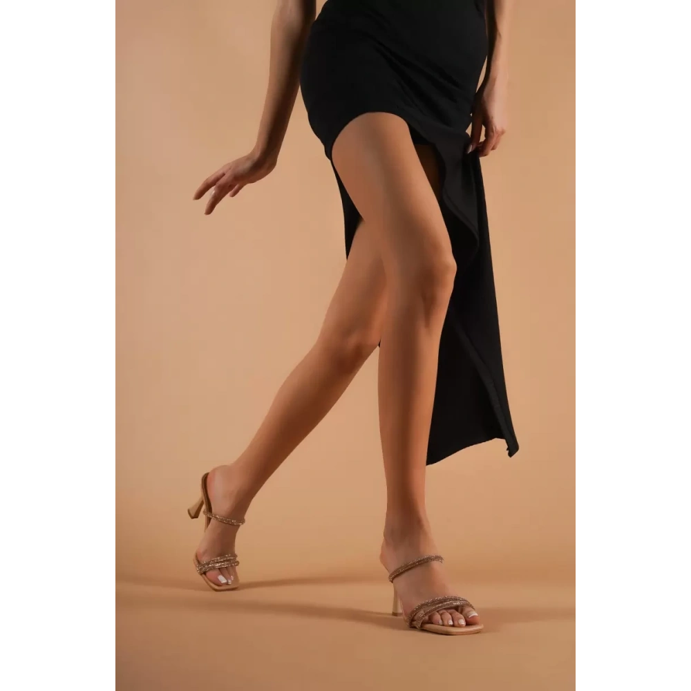 Nude Taşlı İnce Bantlı Kadın Topuklu Terlik BY20MY01D