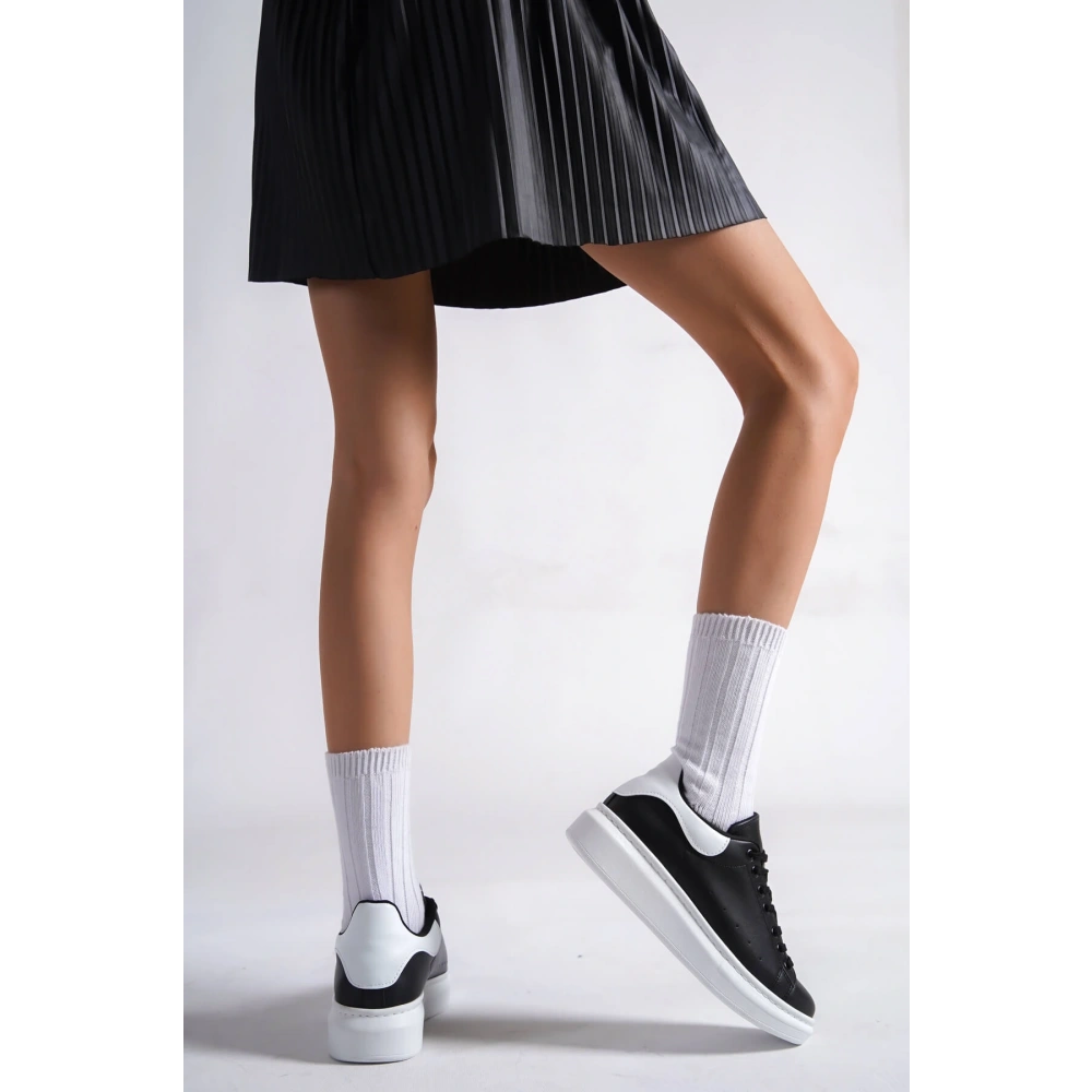 Samira Beyaz Detaylı Siyah Spor Ayakkabı