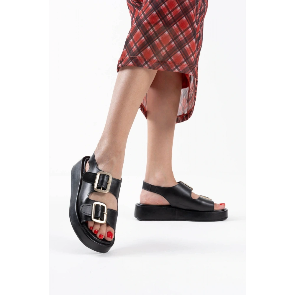 Siyah Cilt Kadın Sandalet TR17MY02A