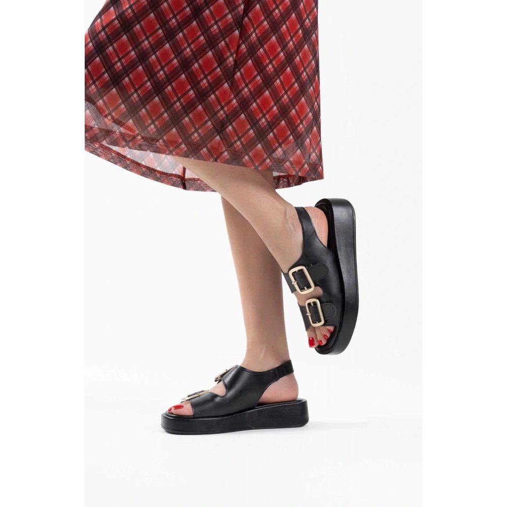 Siyah Cilt Kadın Sandalet TR17MY02A