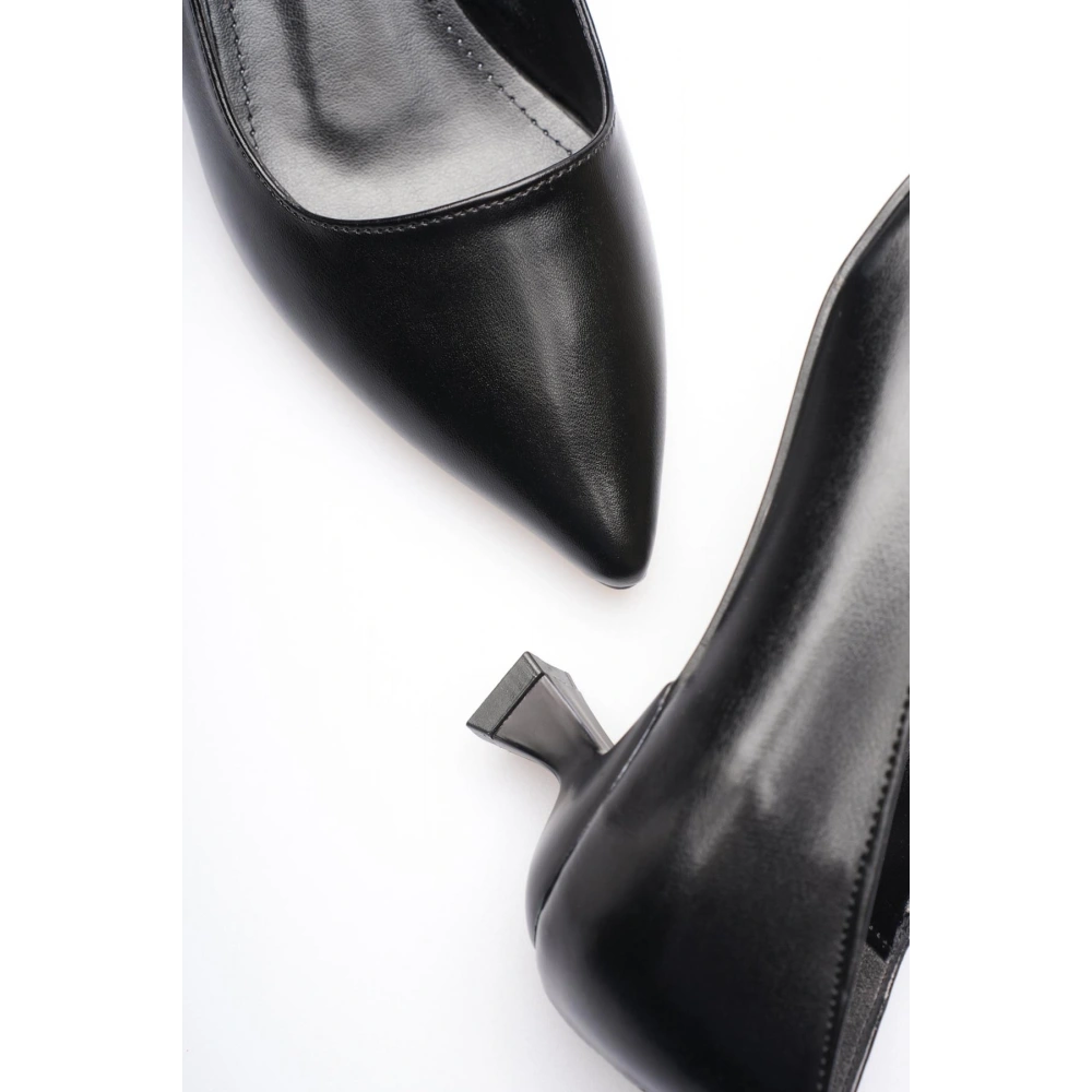 Siyah Kadın Günlük Kısa Topuklu Stiletto Ayakkabı TR20MS03A