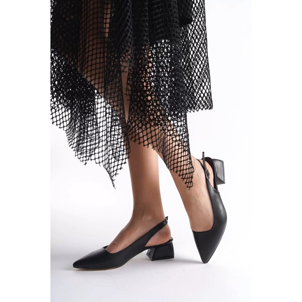 Siyah Mat Kadın Topuklu Ayakkabı TR16MS04A