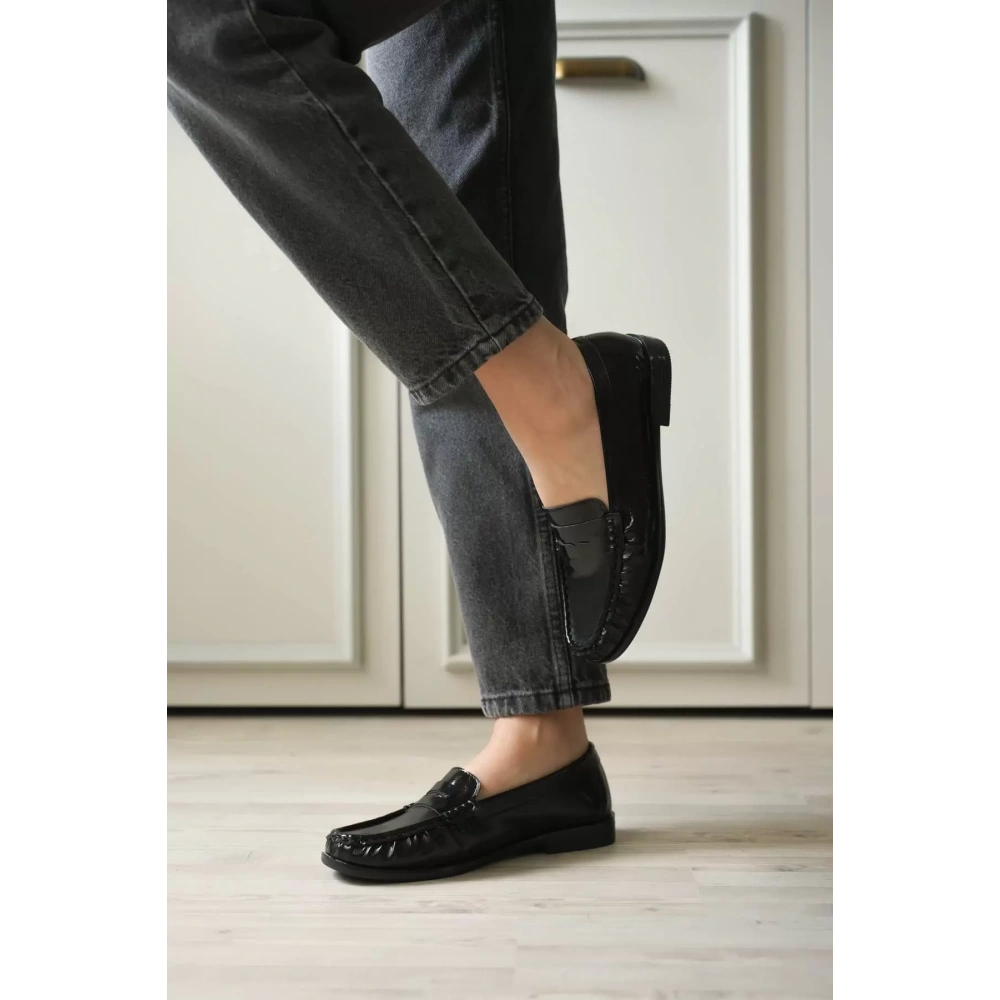 Siyah Parlak Deri Görünümlü Penny Loafer TR88MS02A