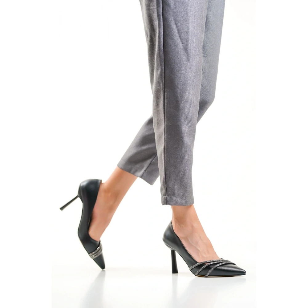 Siyah Taşlı Kadın Ayakkabı TR08MS14A