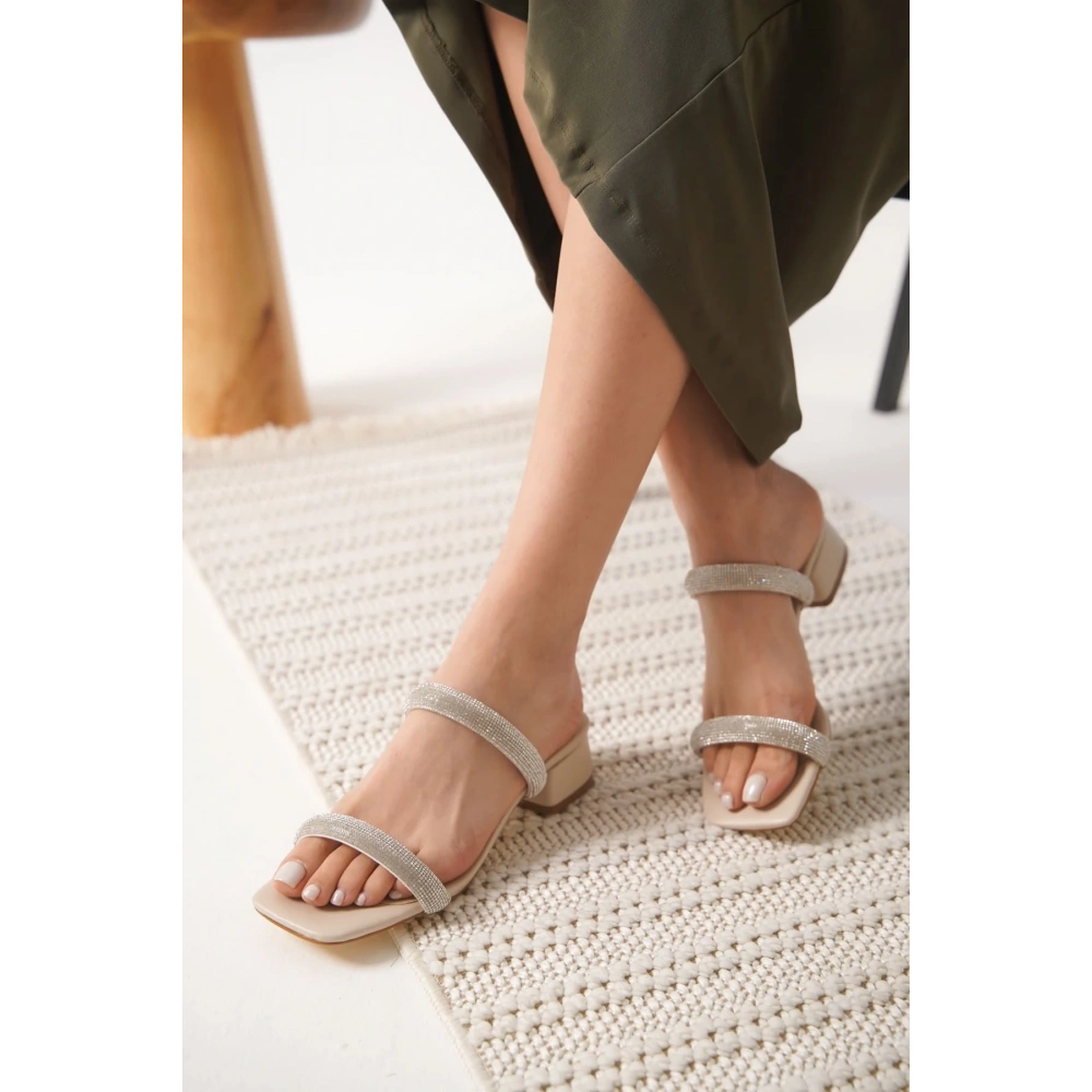 Kalın Topuklu Bej Kadın Terlik TR20MY11C