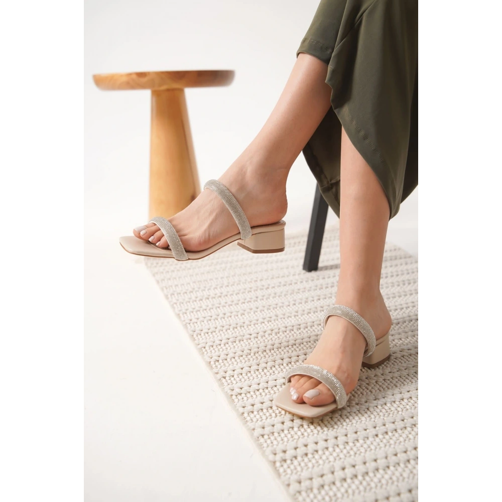 Kalın Topuklu Bej Kadın Terlik TR20MY11C