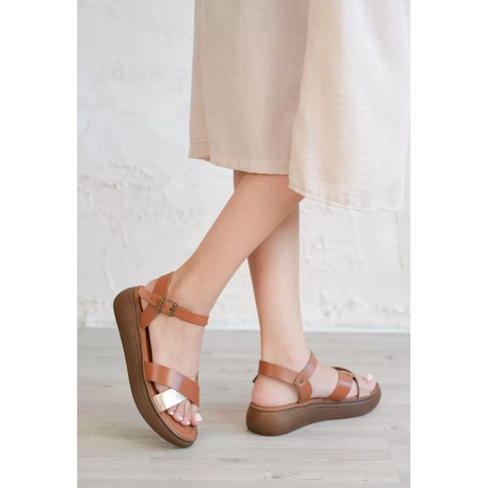 Taba Altın Detaylı Hakiki Deri Sandalet TR31MY58F