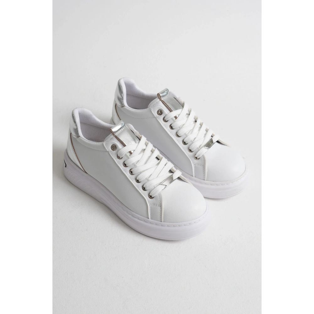 Vega Gümüş Detaylı Beyaz Kadın Spor Ayakkabı