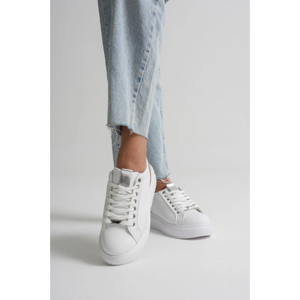 Vega Gümüş Detaylı Beyaz Kadın Spor Ayakkabı