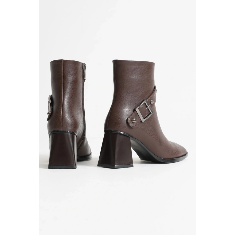 Kadın Acı Kahve Topuklu Bot TR08MK25C