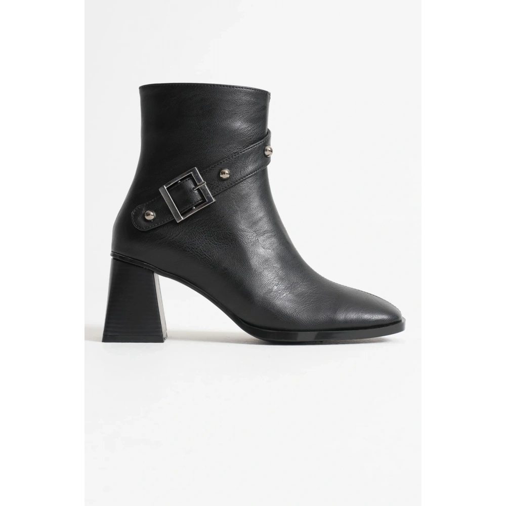 Kadın Siyah Topuklu Bot TR08MK25A