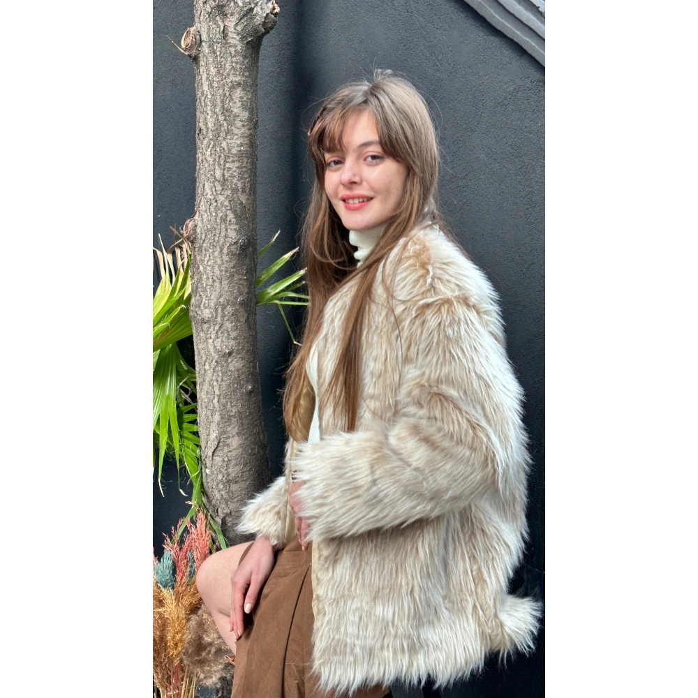 Kadın Krem Peluş Kaban