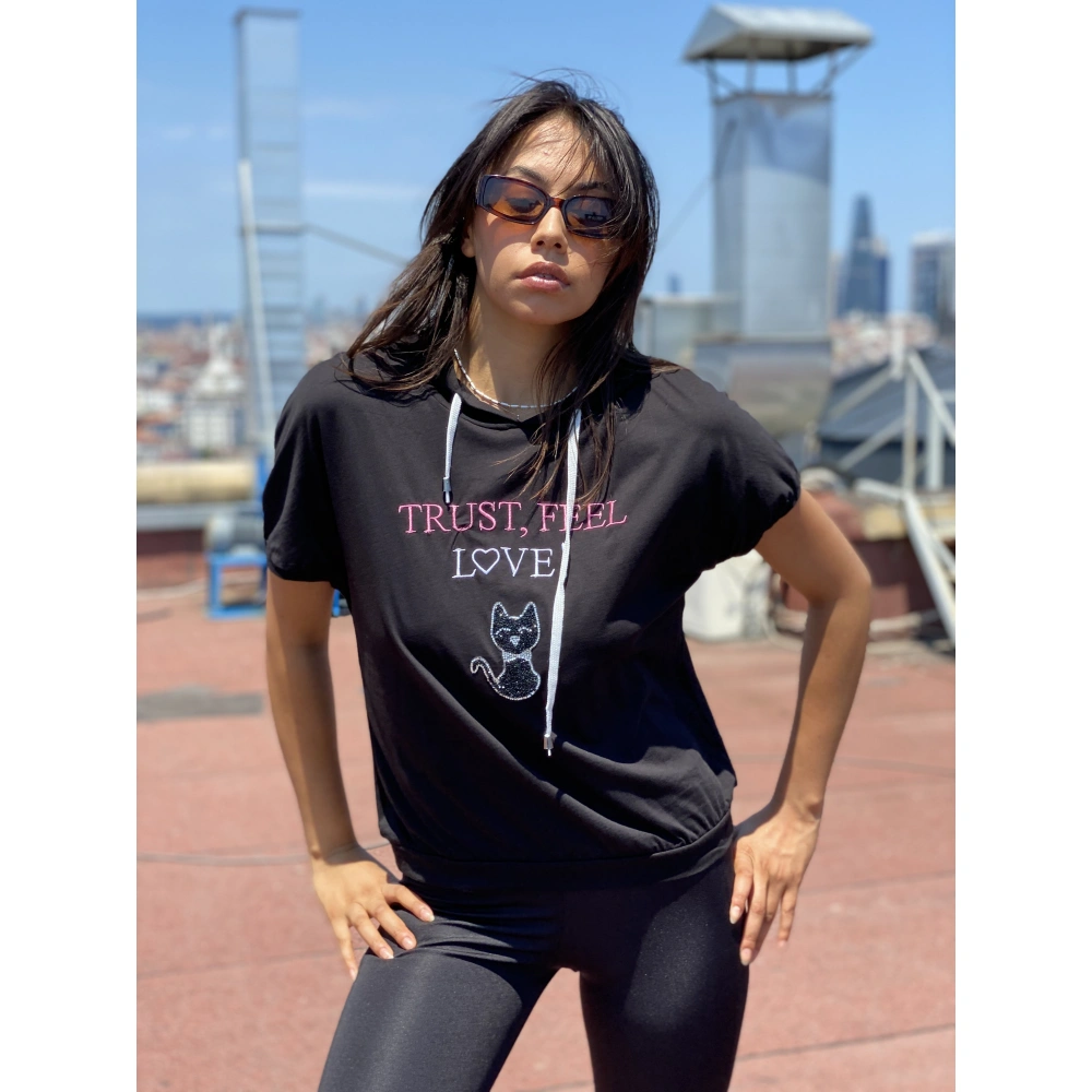 Joann Siyah Kapşonlu Kadın Tshirt