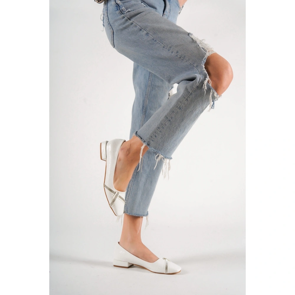 Kadın Beyaz Taşlı Babet