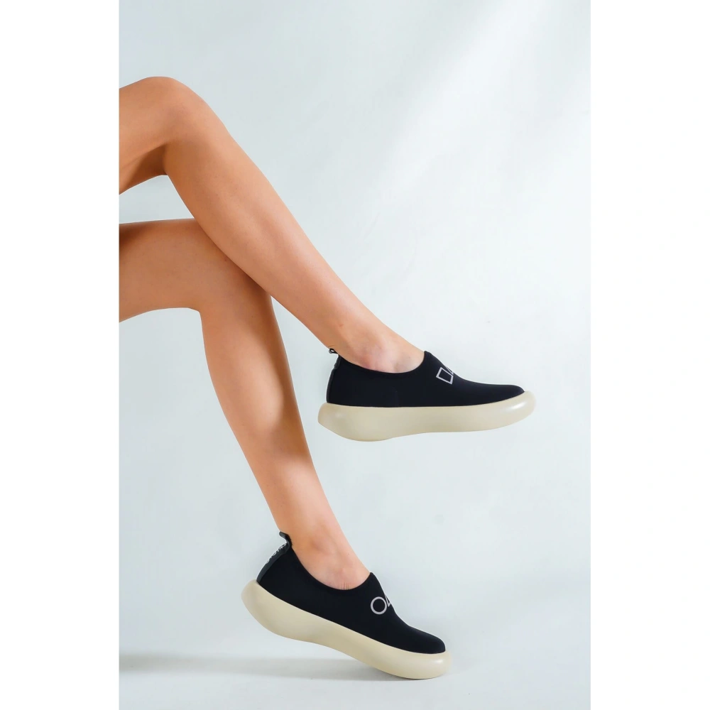 Kadın Nude Tabanlı Bağcıksız Siyah Sneaker Ayakkabı