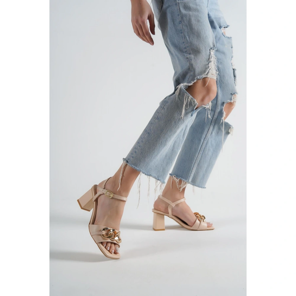 Kadın Nude Zincir Detaylı Topuklu Ayakkabı