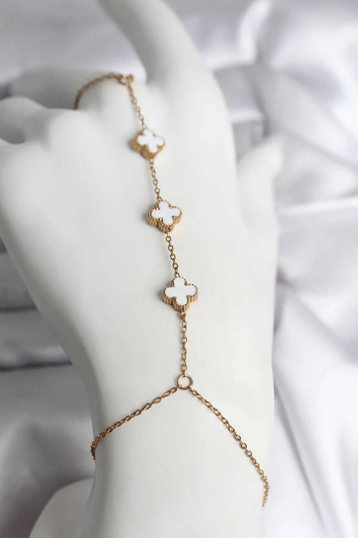 316L Çelik Gold Renk Beyaz Yonca Model Kadın Şahmeran