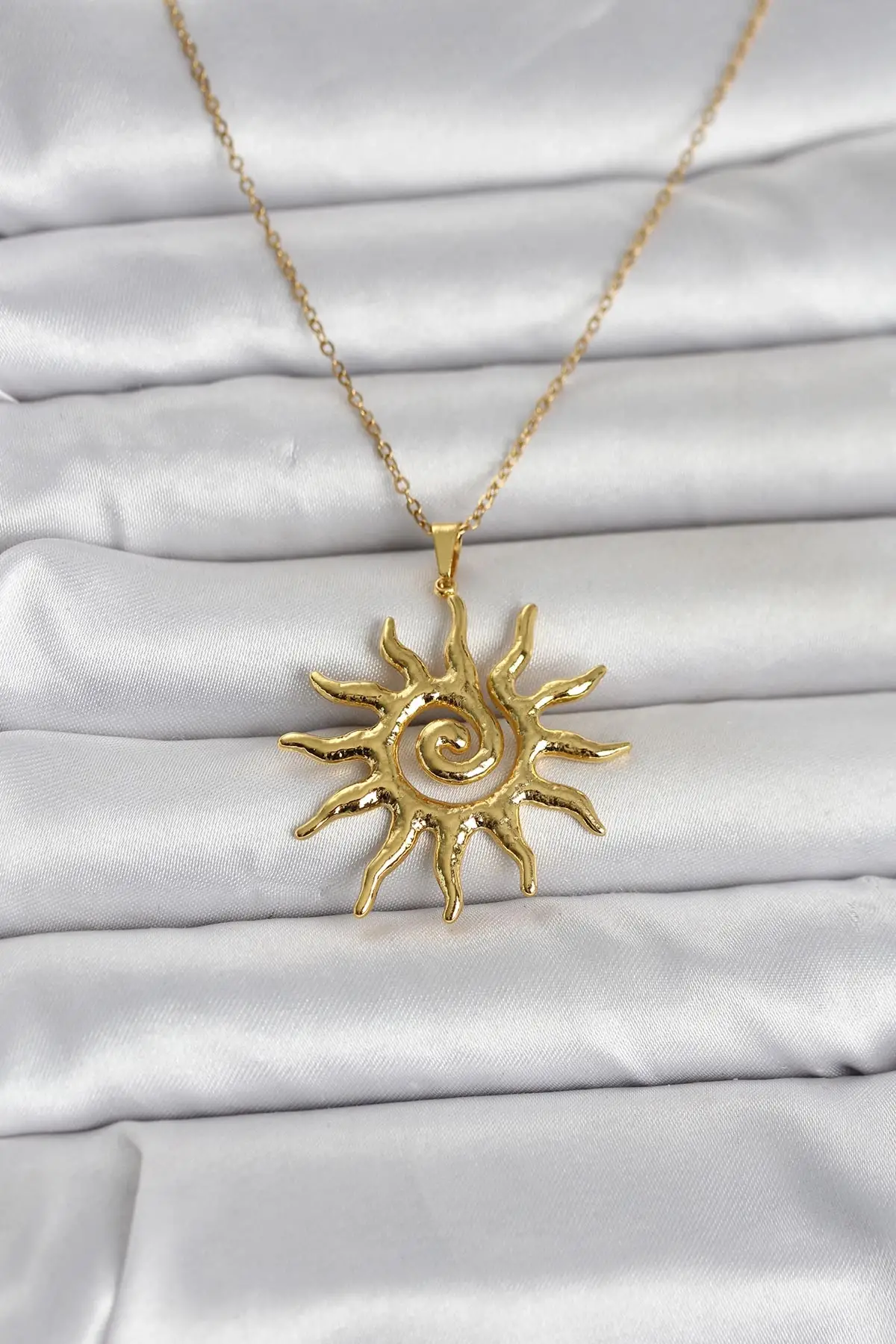 316L Çelik Gold Renk Bohem Güneş Model Kadın Kolye