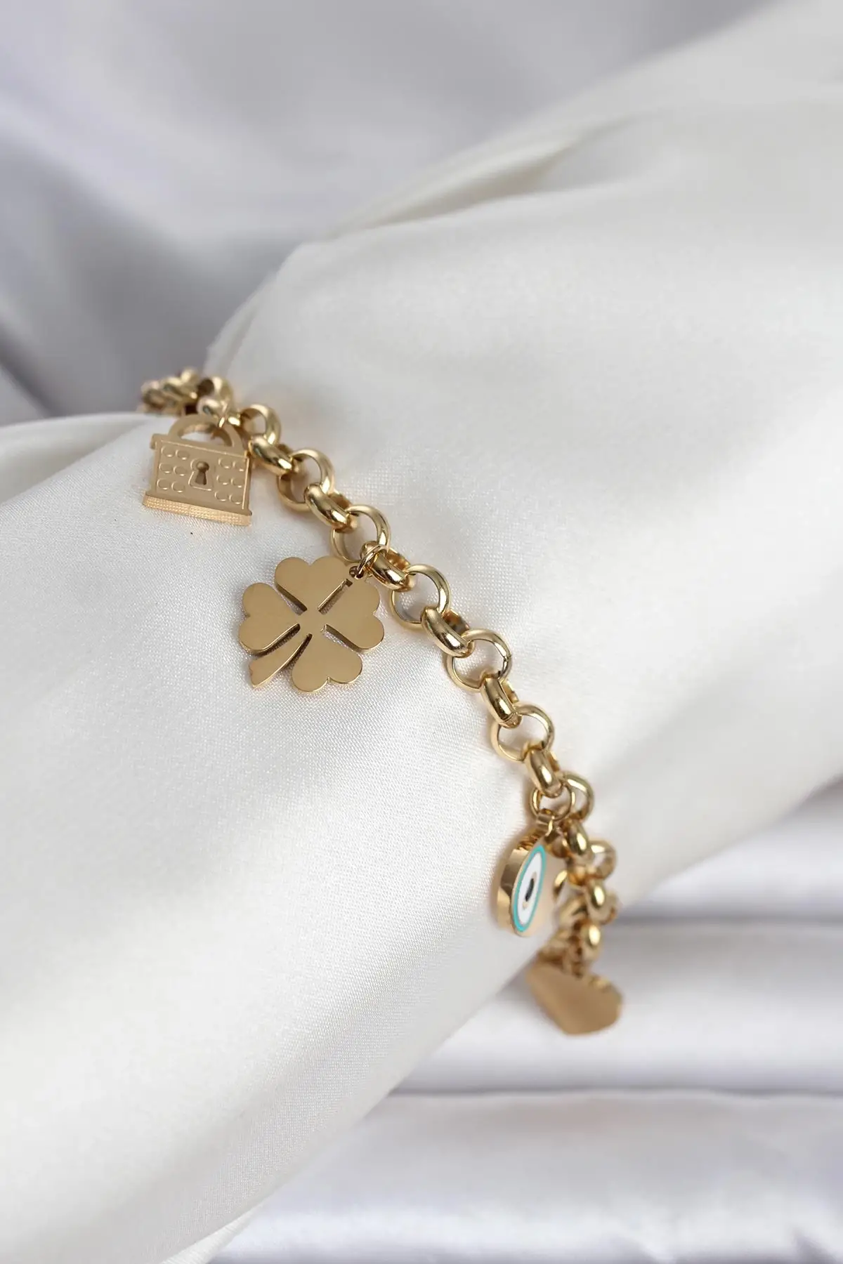 316L Çelik Gold Renk Charmlı Kadın Bileklik