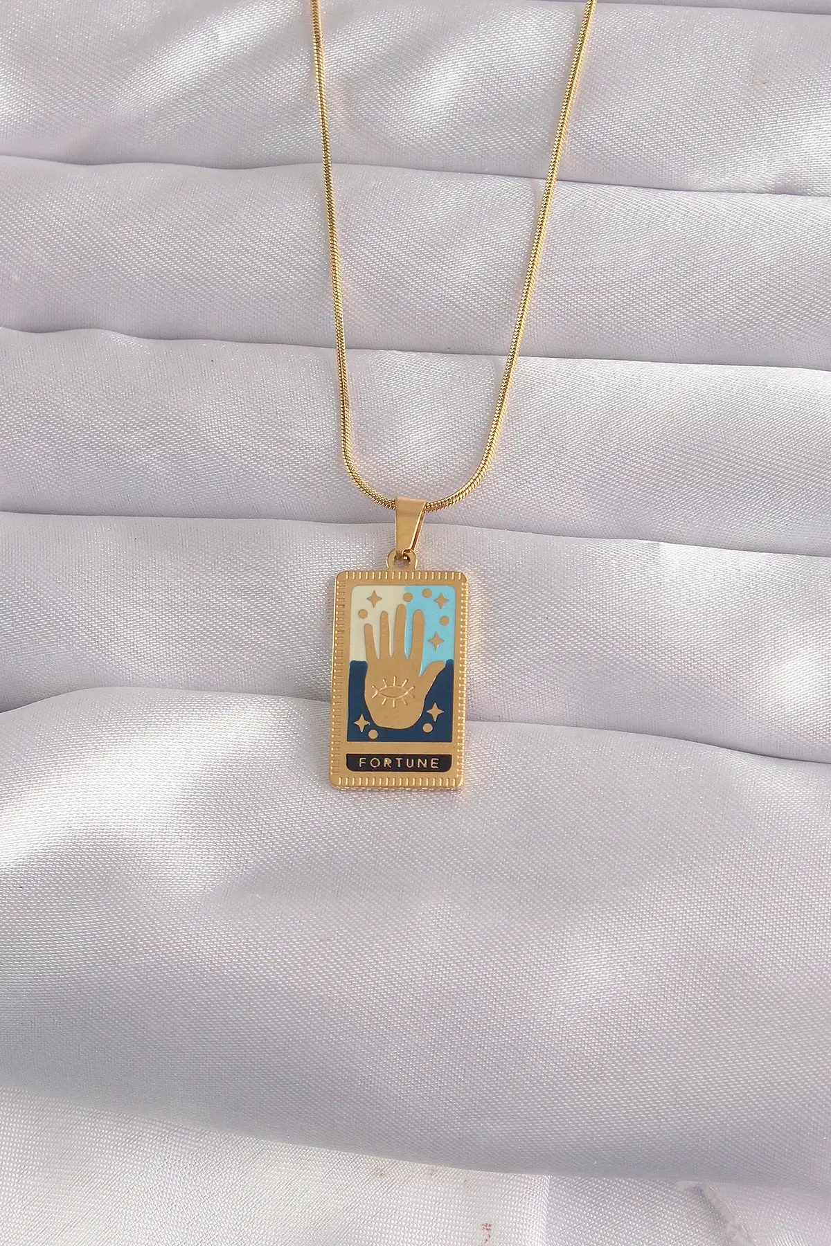 316L Çelik Gold Renk Karışık Mineli El Figür Tarot Kolye
