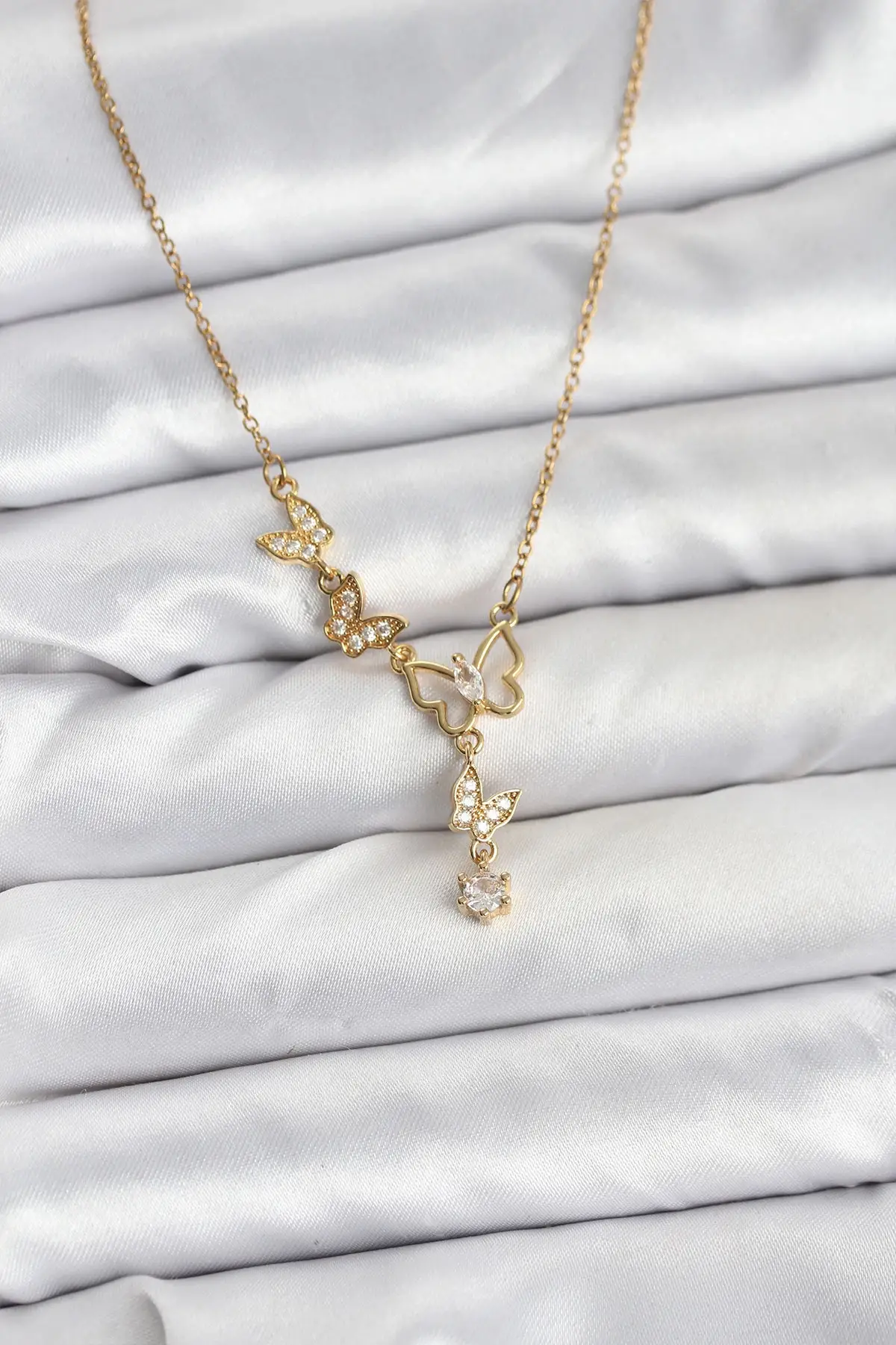 316L Çelik Zincir Gold Renk Kelebek Model Kadın Kolye