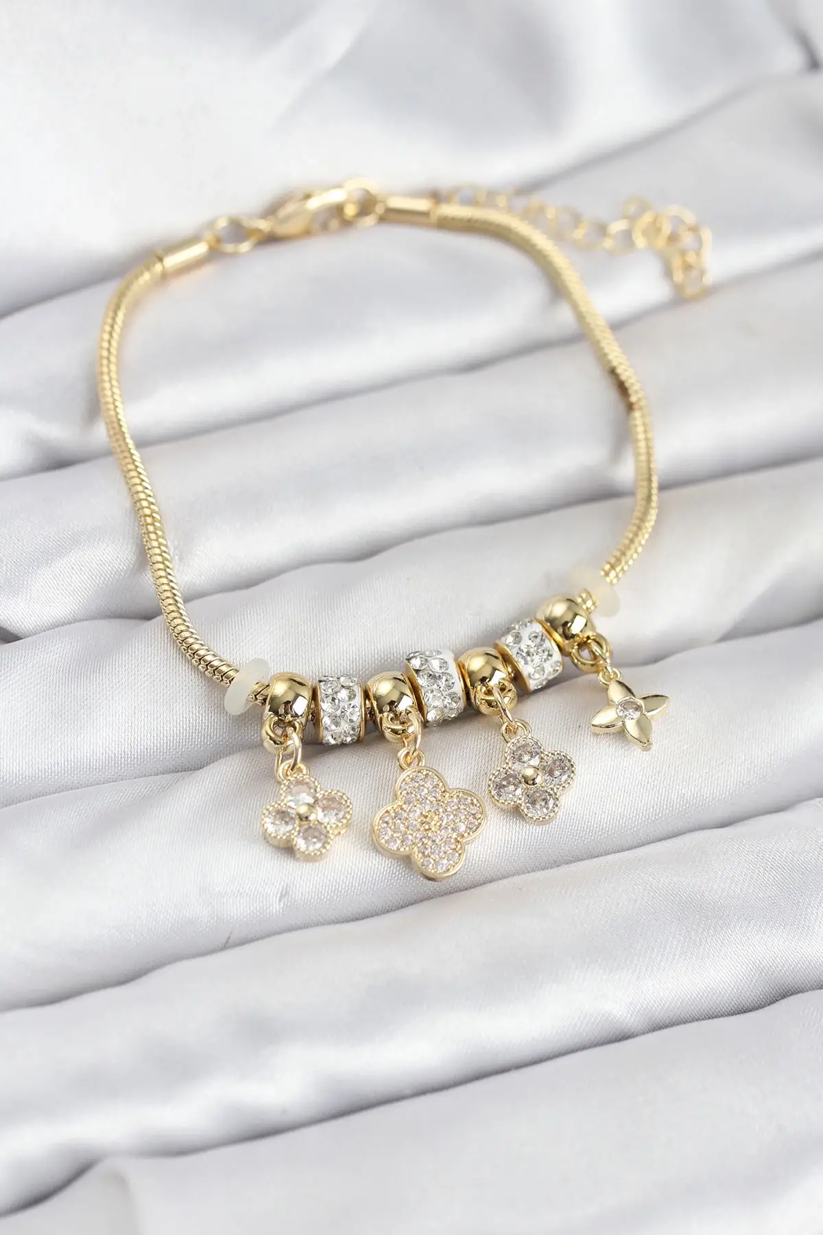 Pirinç Gold Renk Yonca Model Kadın Bileklik