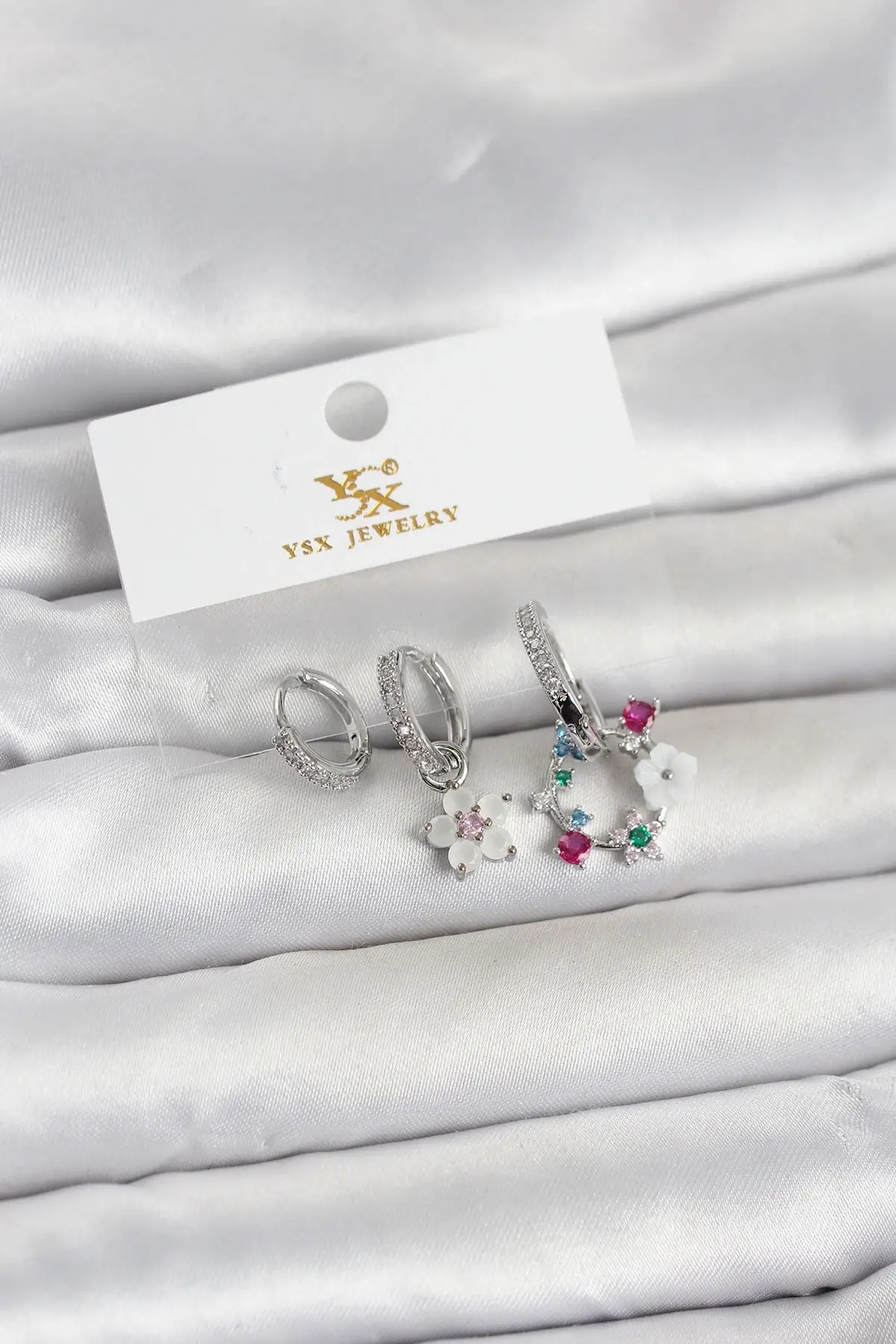 Pirinç Gümüş Renk Çiçek Model 3lü Kadın Küpe