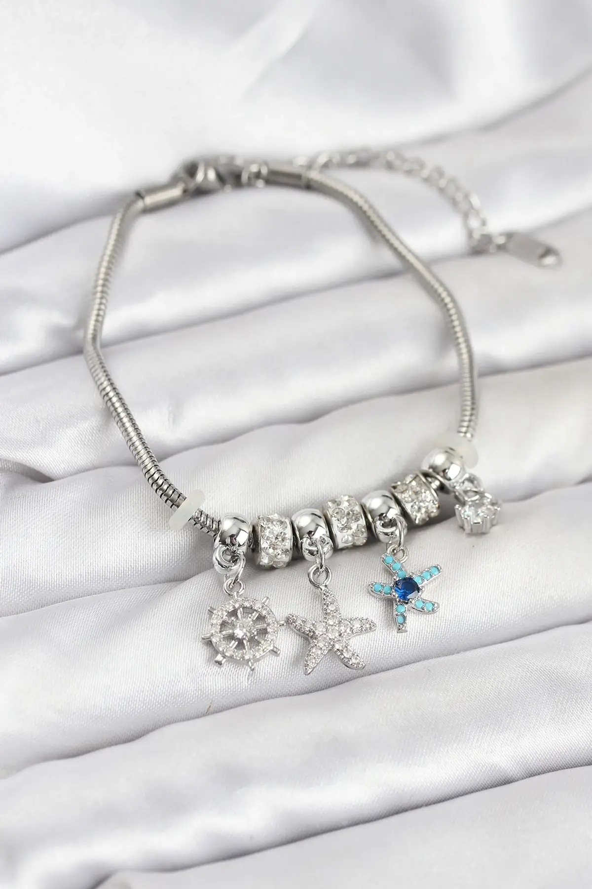 Pirinç Gümüş Renk Deniz Tema Charmlı Kadın Bileklik