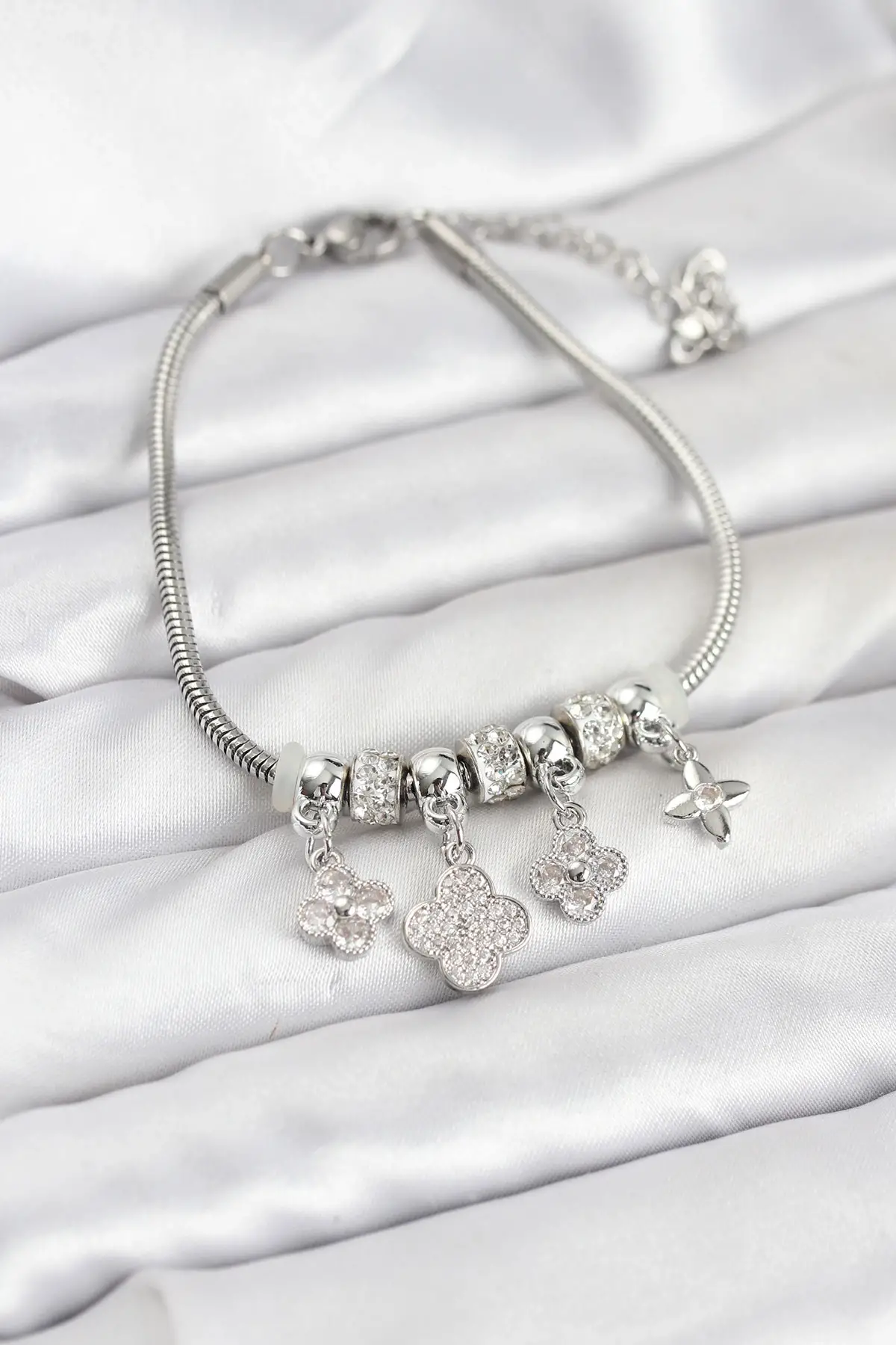 Pirinç Gümüş Renk Yonca Model Kadın Bileklik