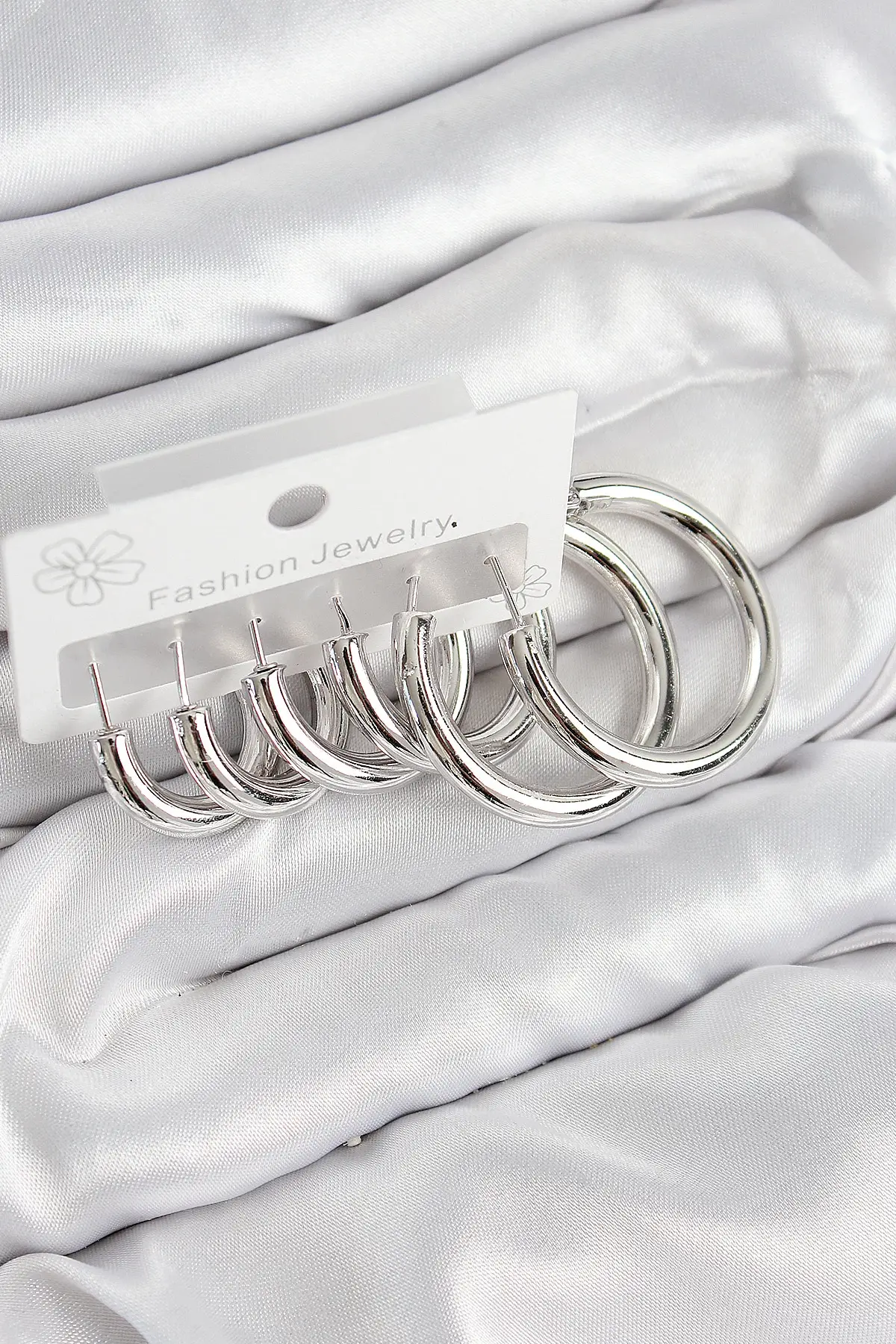 Pirinç Halka Model Gümüş Renk Kadın Set Küpe