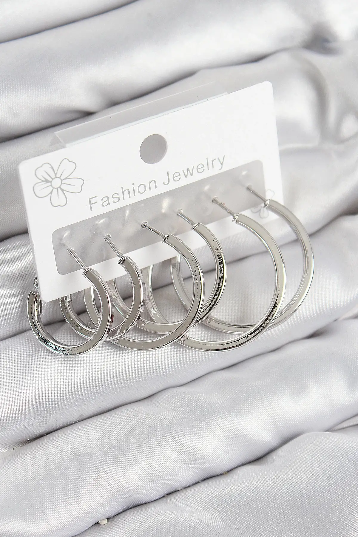 Pirinç Halka Model Gümüş Renk Kadın Set Küpe