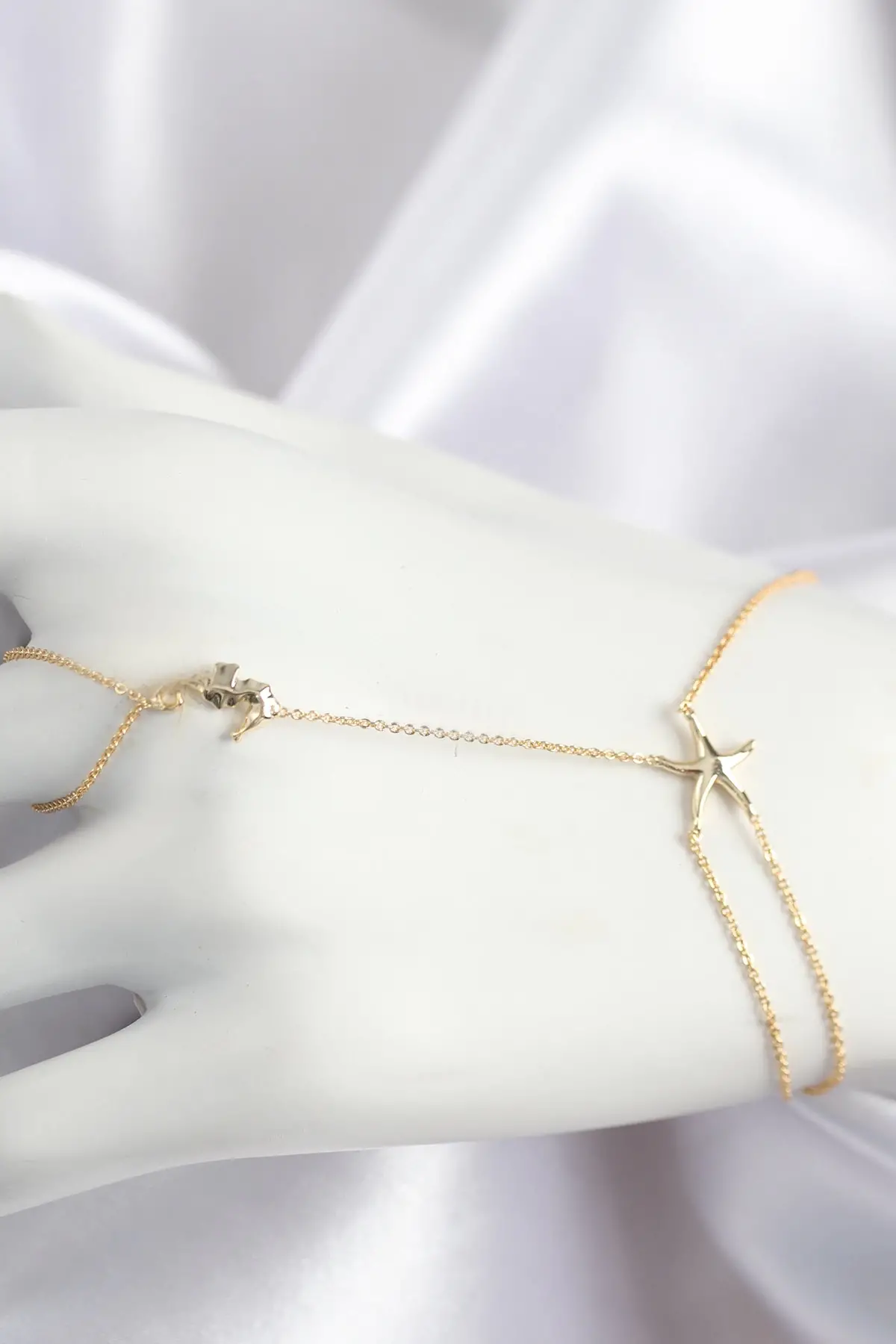 Pirinç Zirkon Taşlı Deniz Atı Ve Yıldız Model Gold Renk Şahmeran